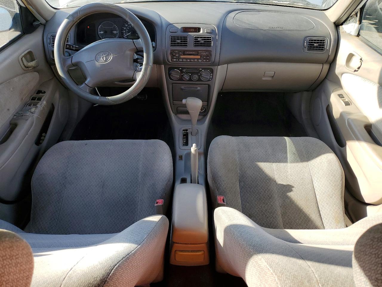 TOYOTA COROLLA 2000 — 9