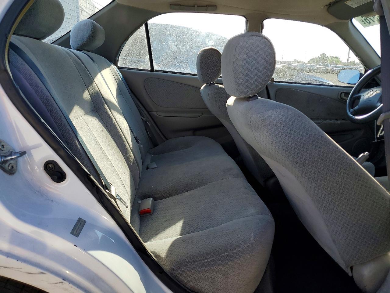 TOYOTA COROLLA 2000 — 11