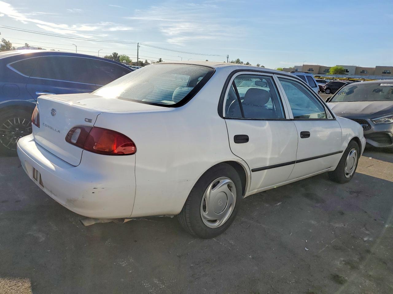 TOYOTA COROLLA 2000 — 4