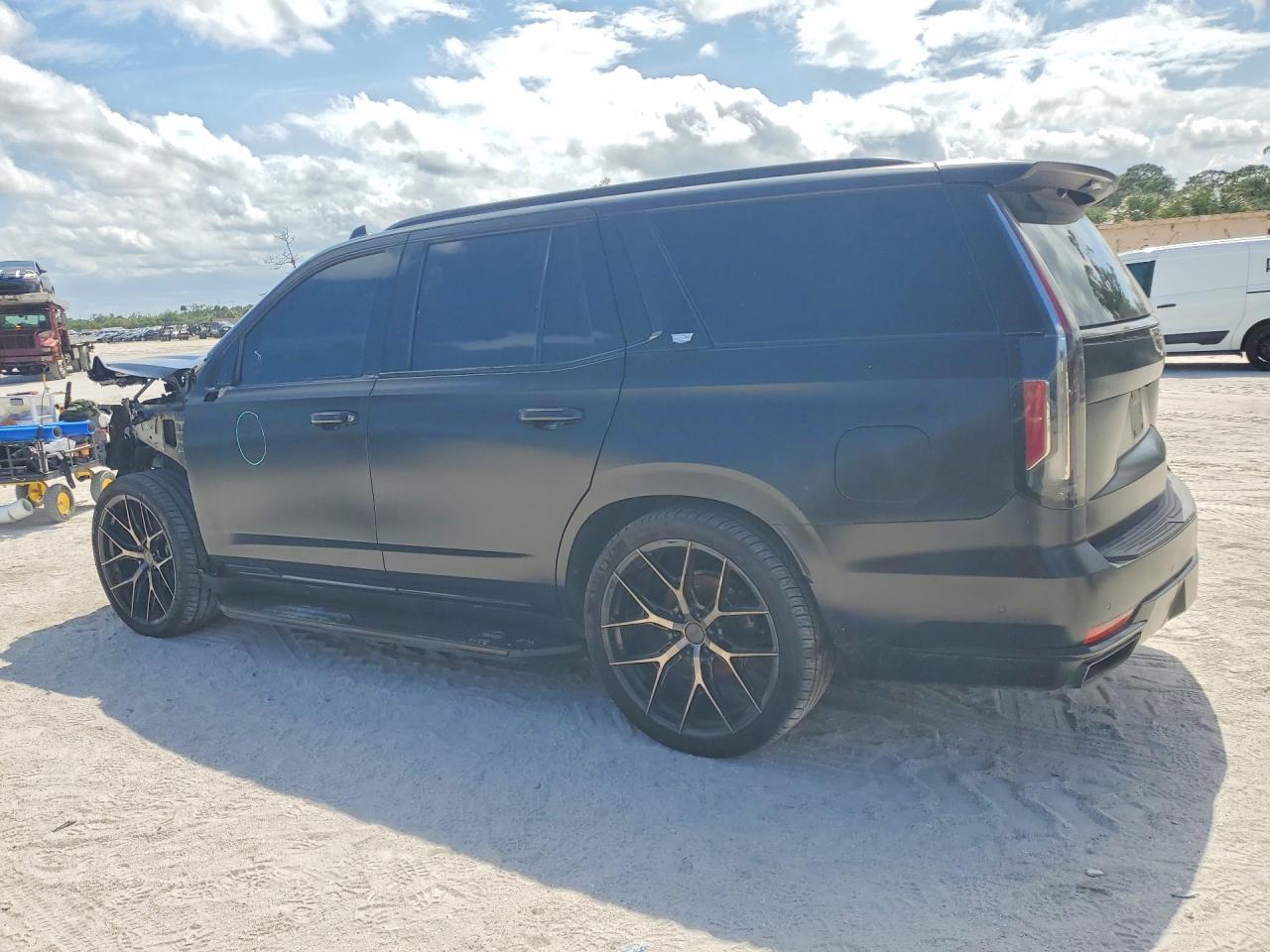 CADILLAC ESCALADE 2021 — 3