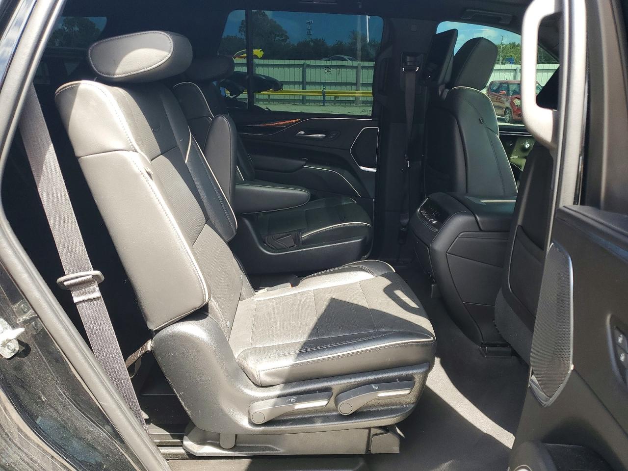 CADILLAC ESCALADE 2021 — 12