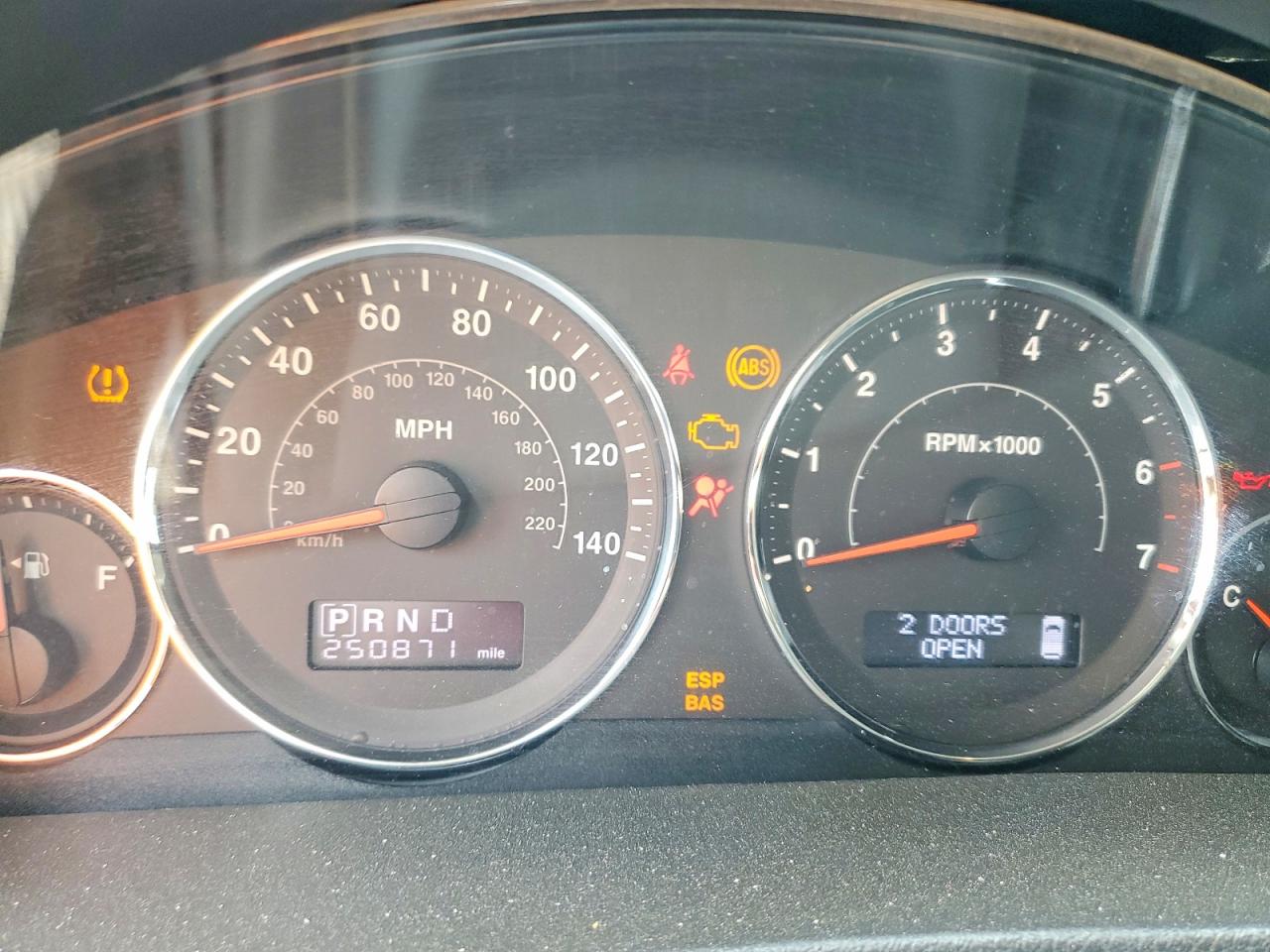 JEEP GRAND CHEROKEE 2010 — 10