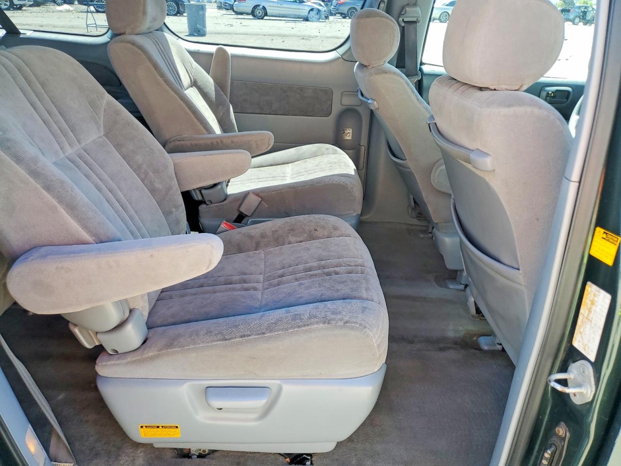 TOYOTA SIENNA 2001 — 12