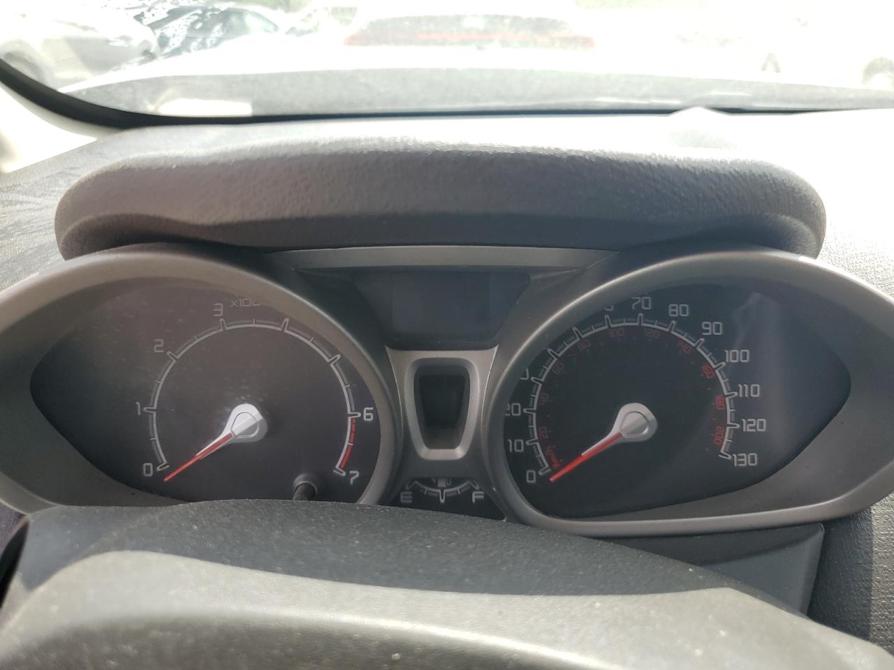 FORD FIESTA SE 2013 — 10