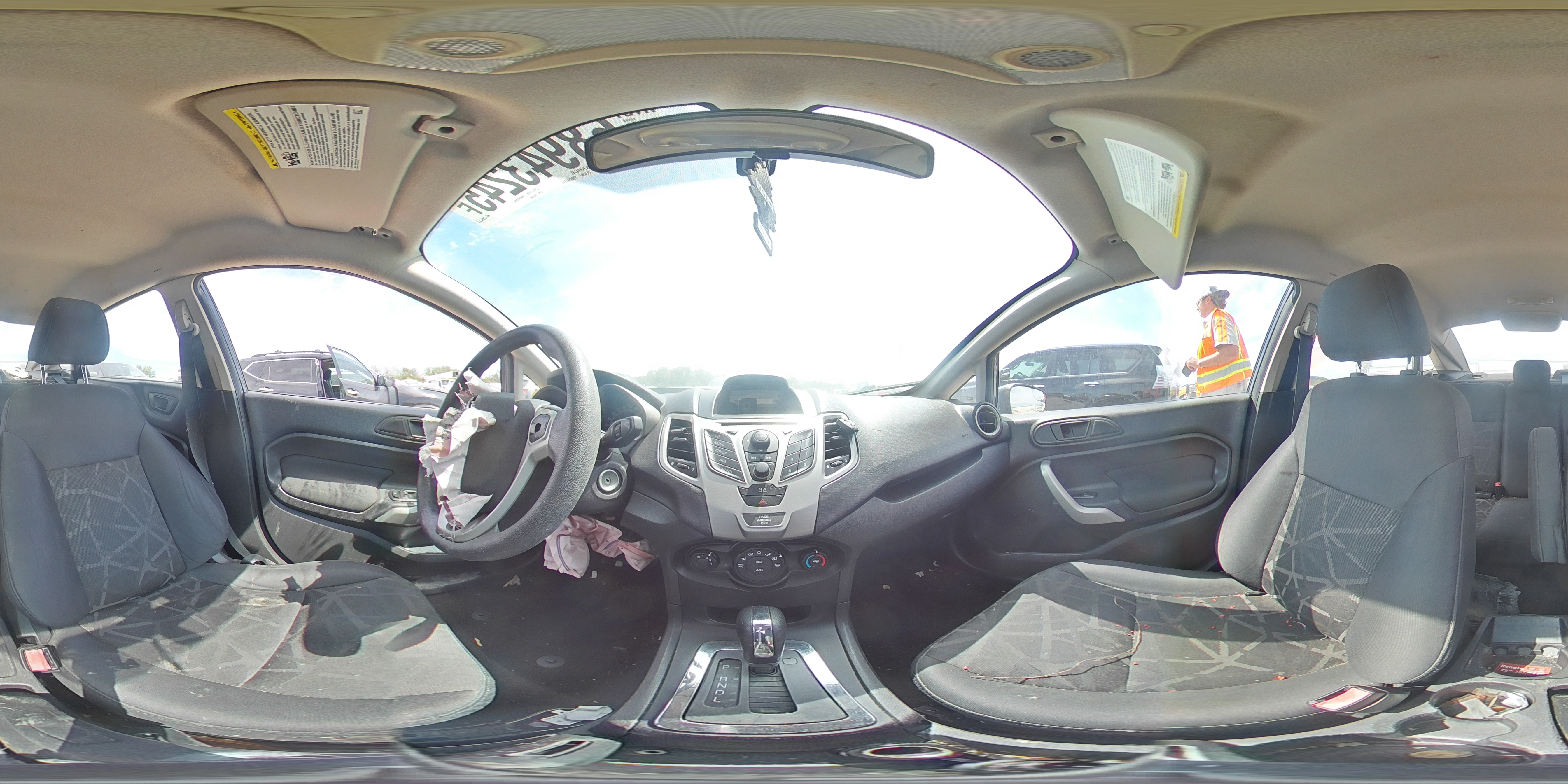FORD FIESTA SE 2013 — 14