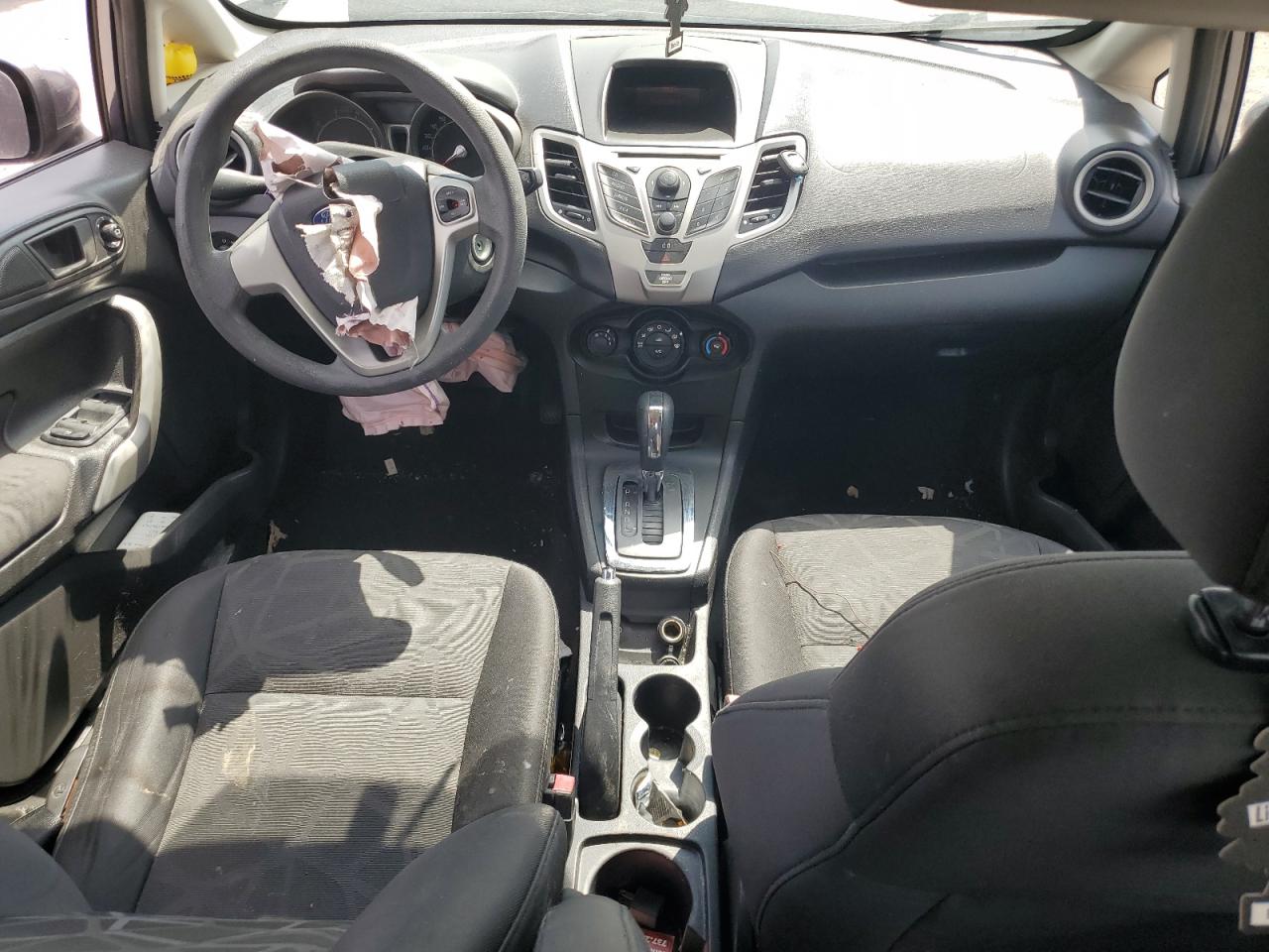 FORD FIESTA SE 2013 — 9