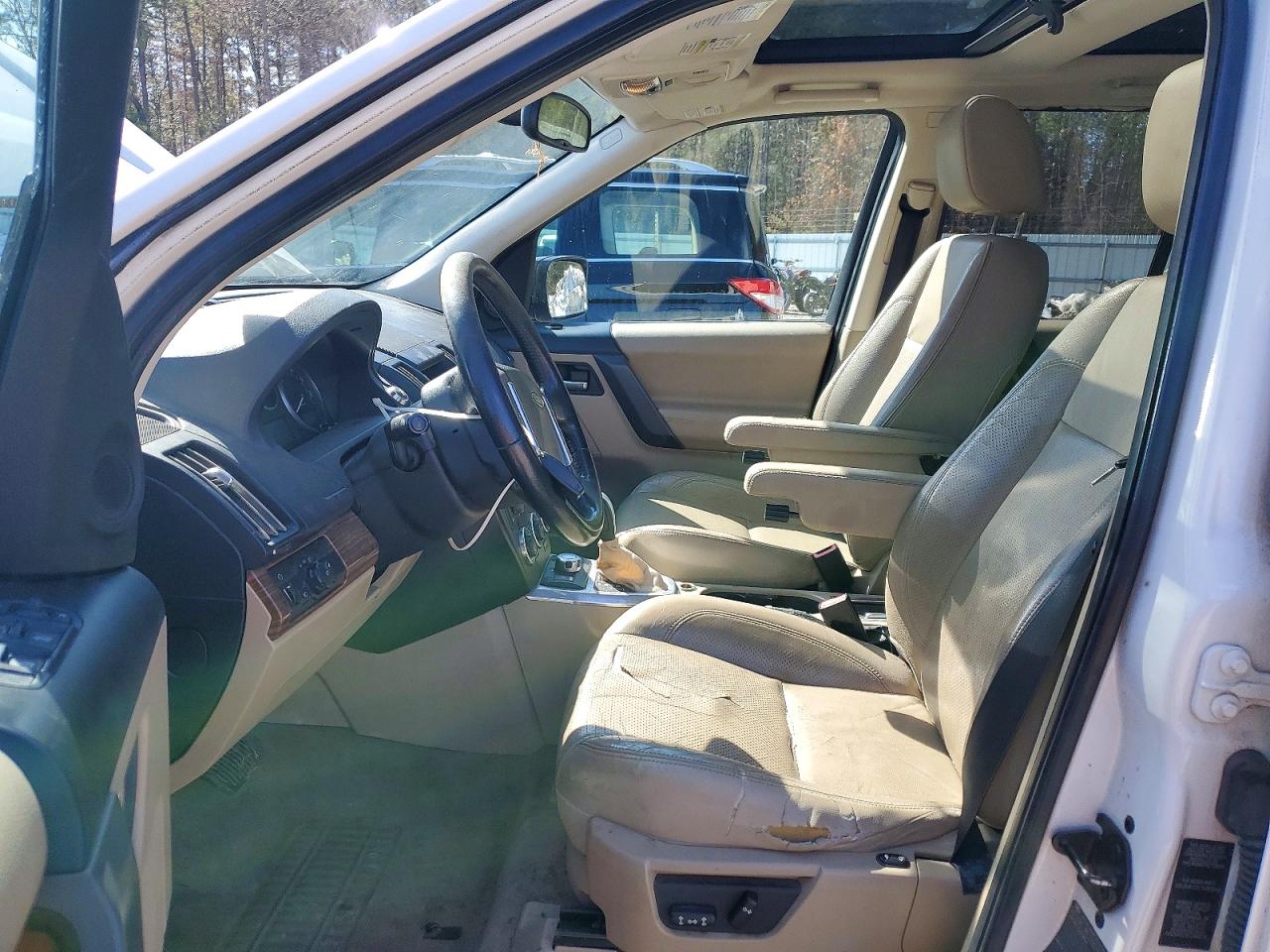 LAND ROVER LR2 2009 — 8