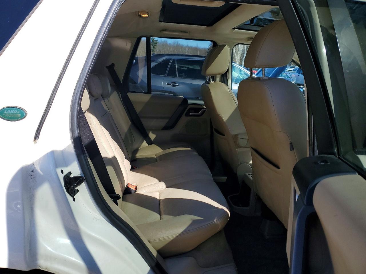 LAND ROVER LR2 2009 — 12