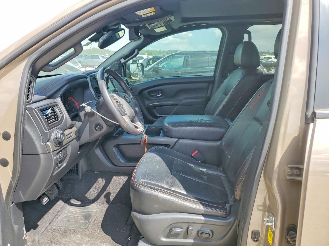 NISSAN TITAN 2021 — 8