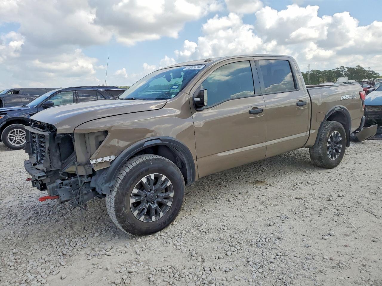 NISSAN TITAN 2021 — 2