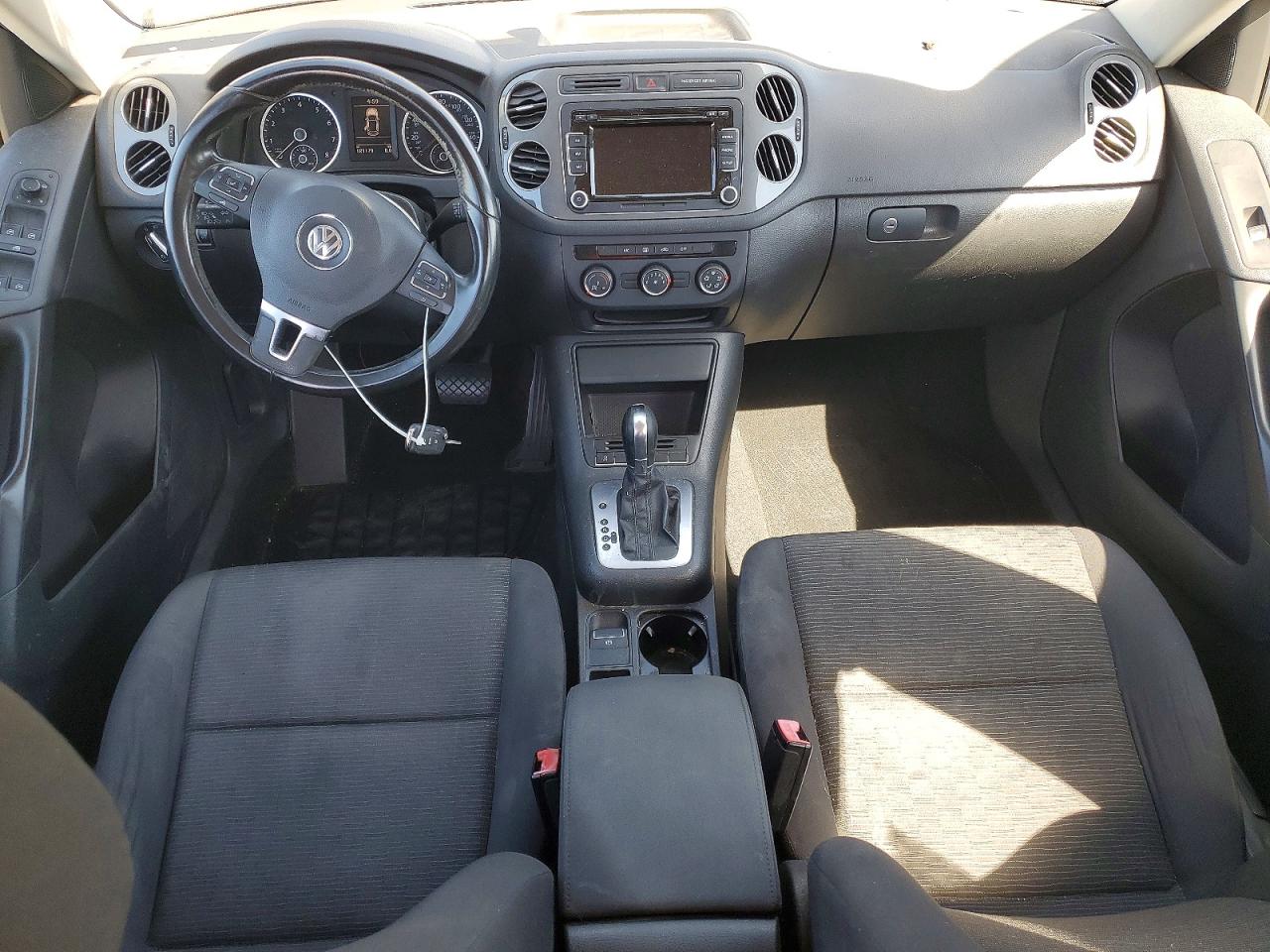 VOLKSWAGEN TIGUAN 2015 — 9