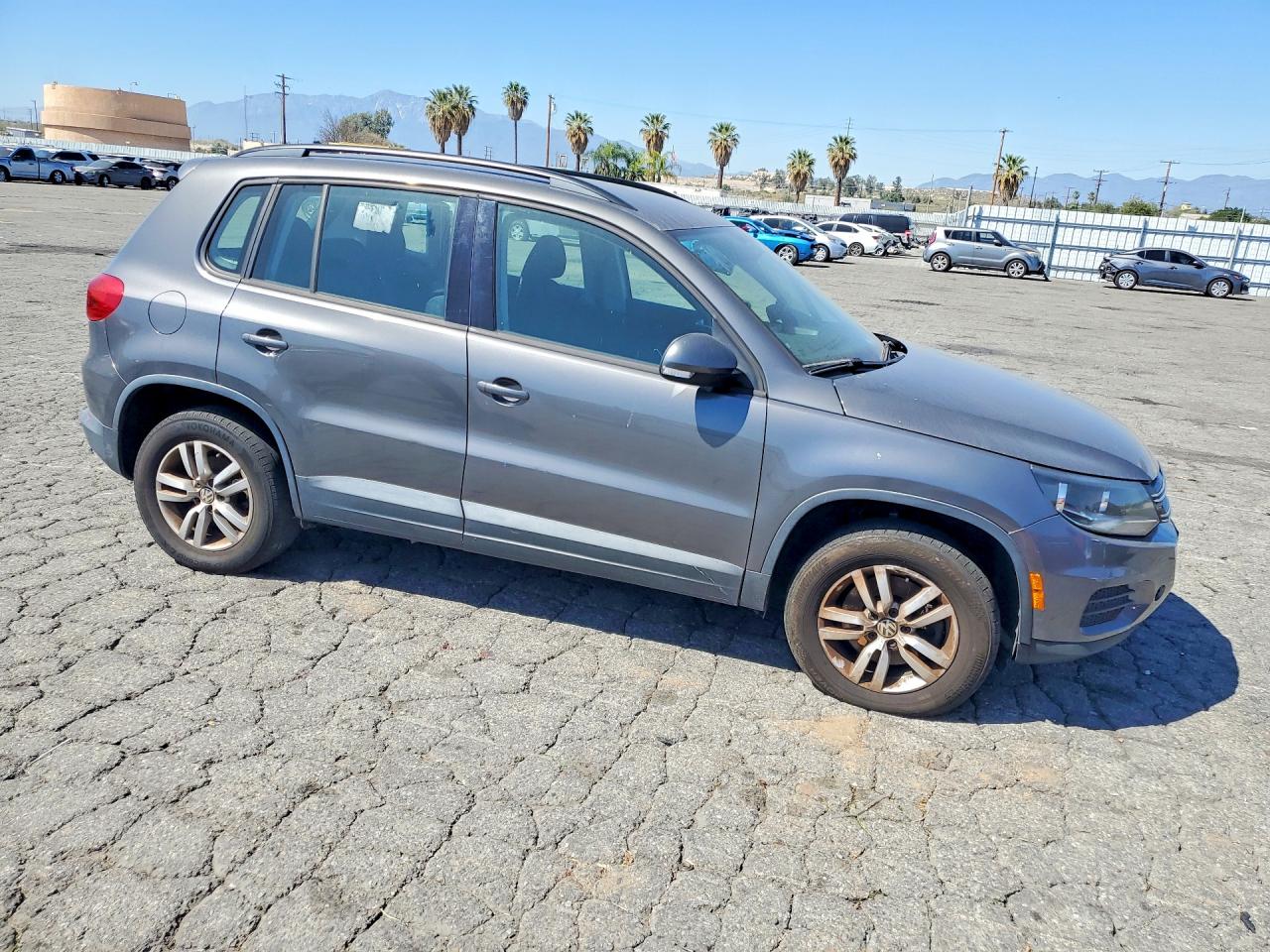 VOLKSWAGEN TIGUAN 2015 — 5