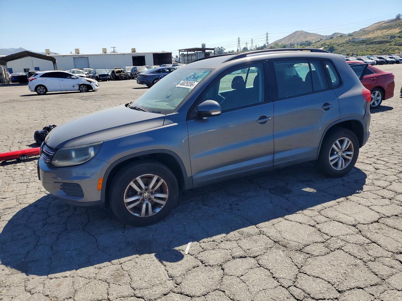 VOLKSWAGEN TIGUAN 2015 — 2