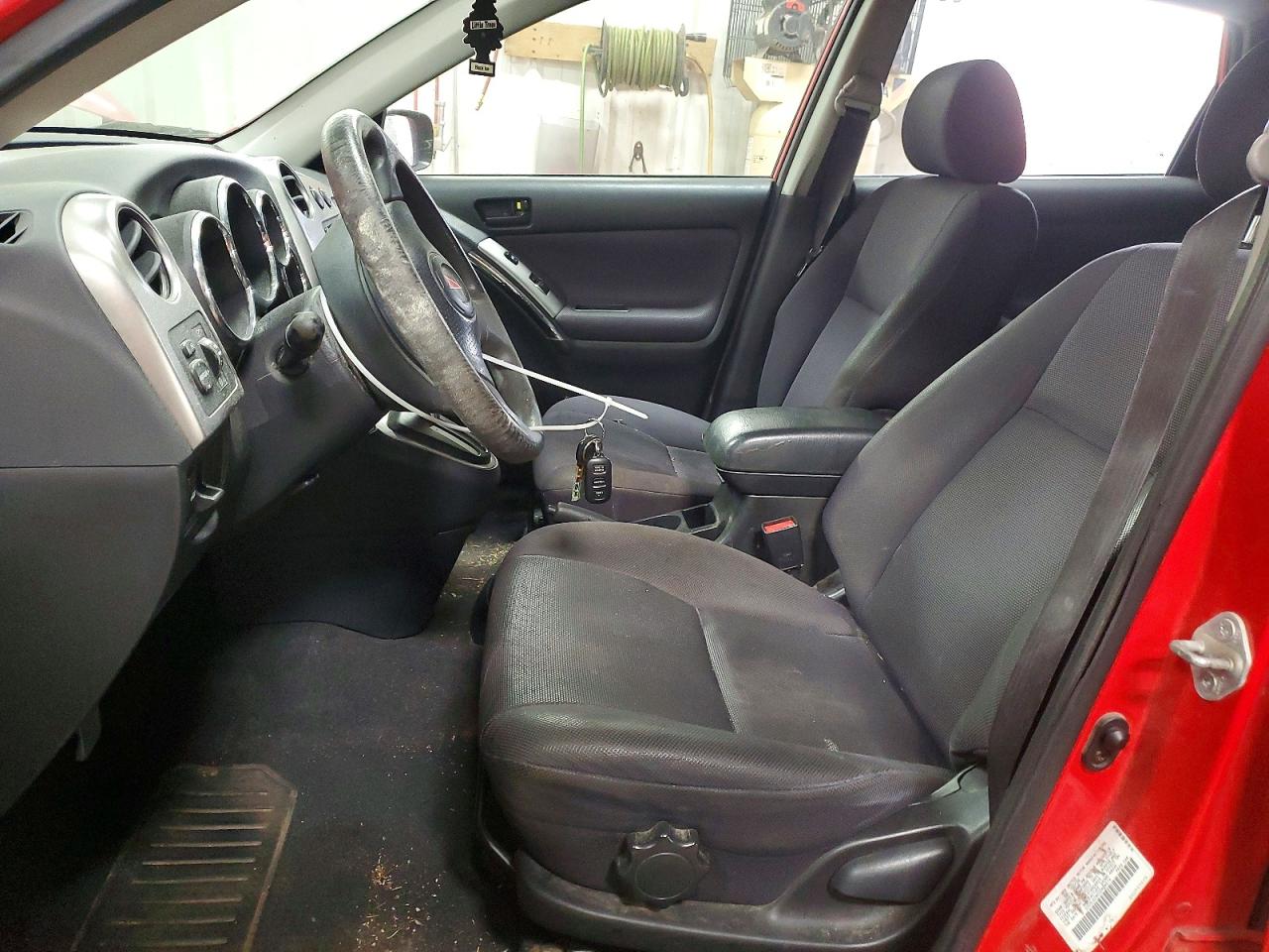 PONTIAC VIBE 2003 — 8