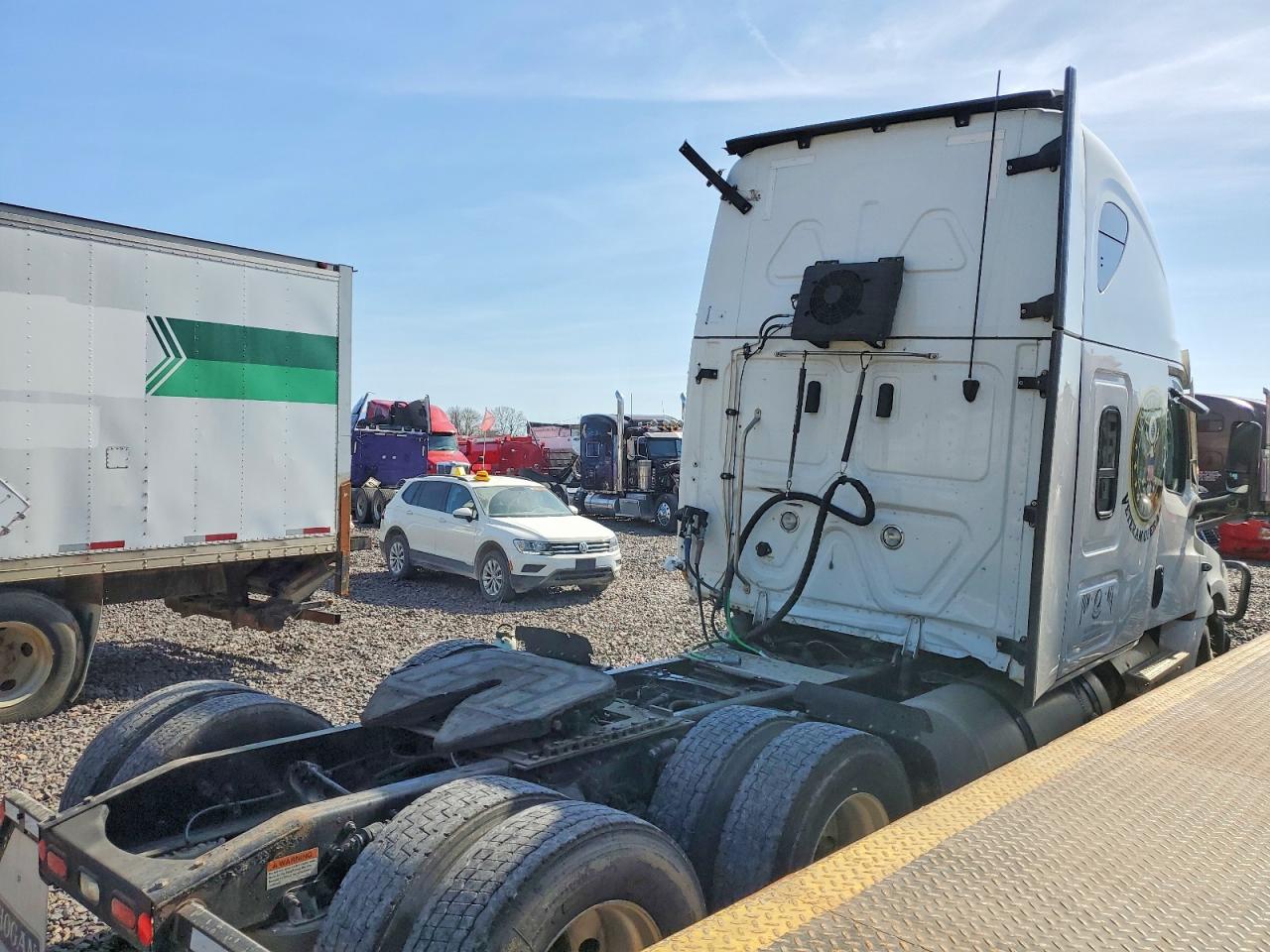 2022 FREIGHTLINER CASCADIA 126