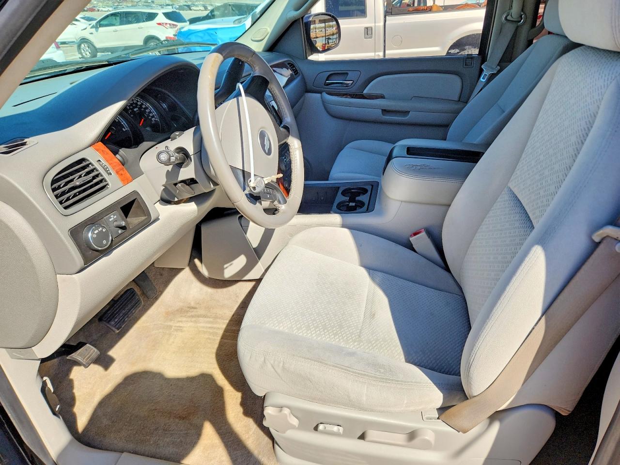 CHEVROLET SUBURBAN 2008 — 8