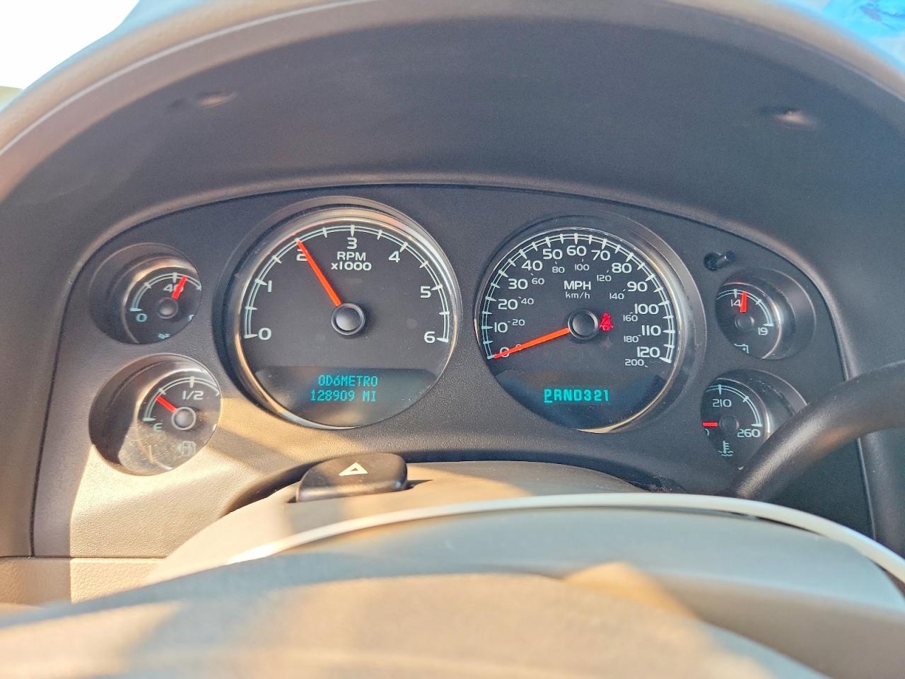 CHEVROLET SUBURBAN 2008 — 10