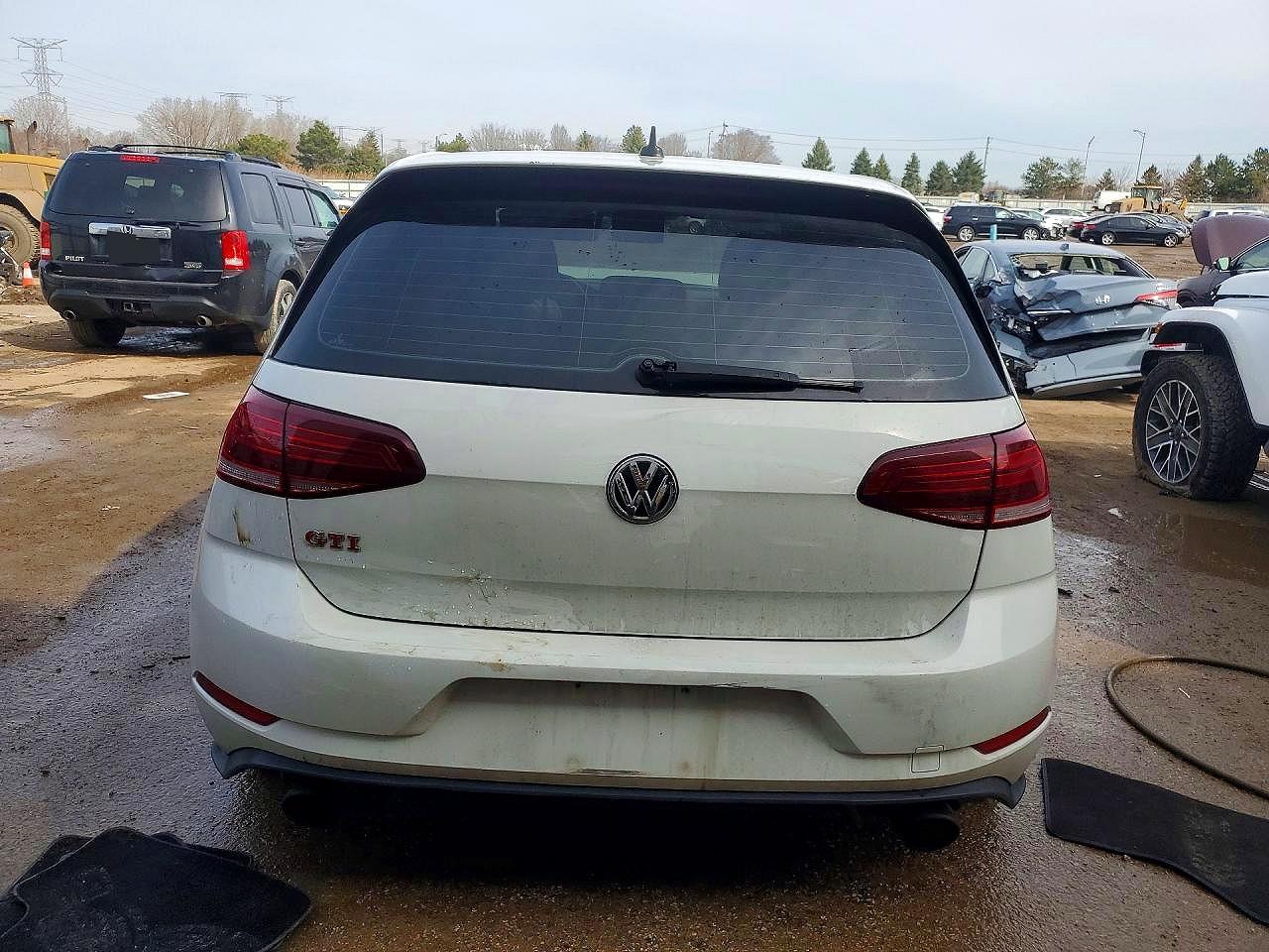 VOLKSWAGEN GTI 2019 — 7
