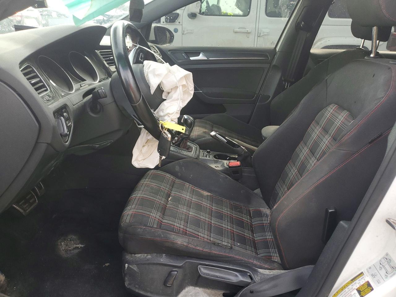 VOLKSWAGEN GTI 2019 — 8