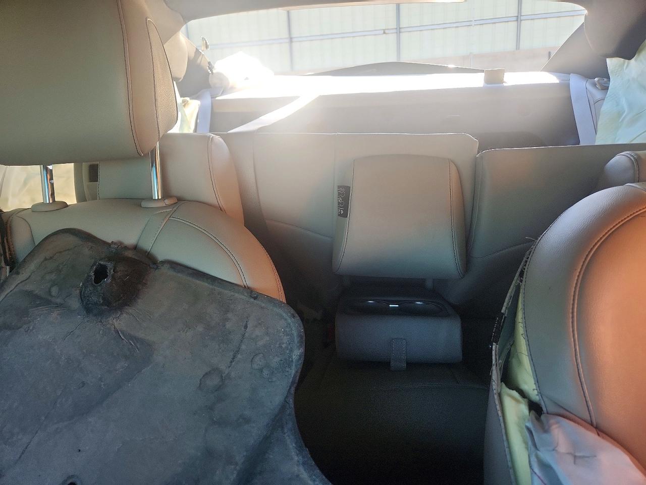 GENESIS G70 2023 — 11