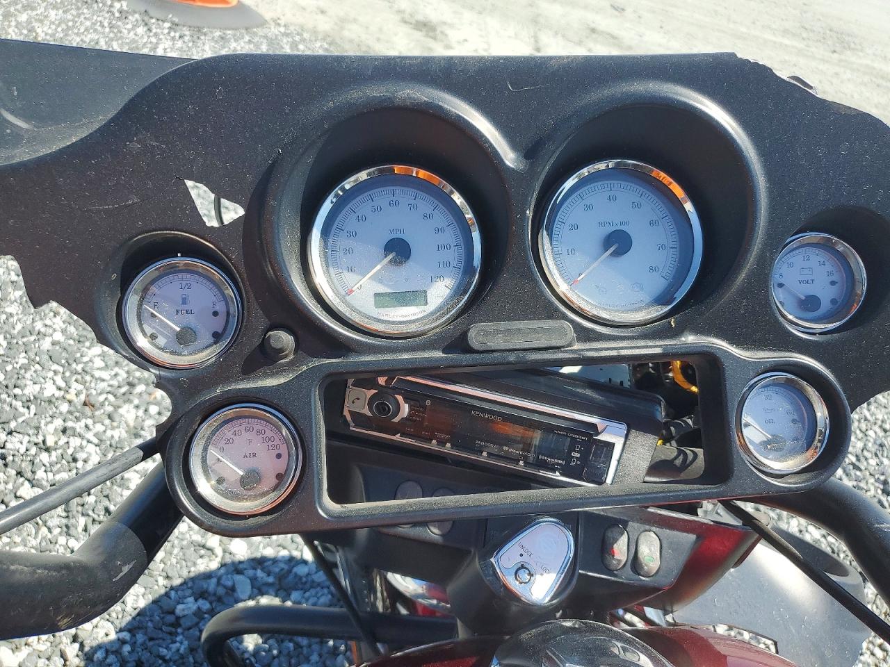 HARLEY-DAVIDSON FLHX 2013 — 8