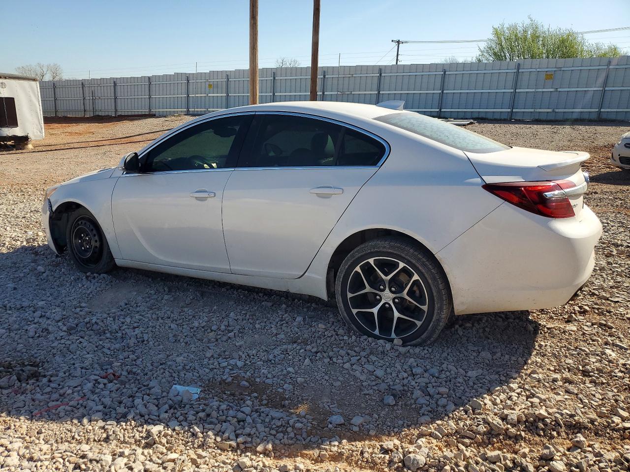 BUICK REGAL 2017 — 3