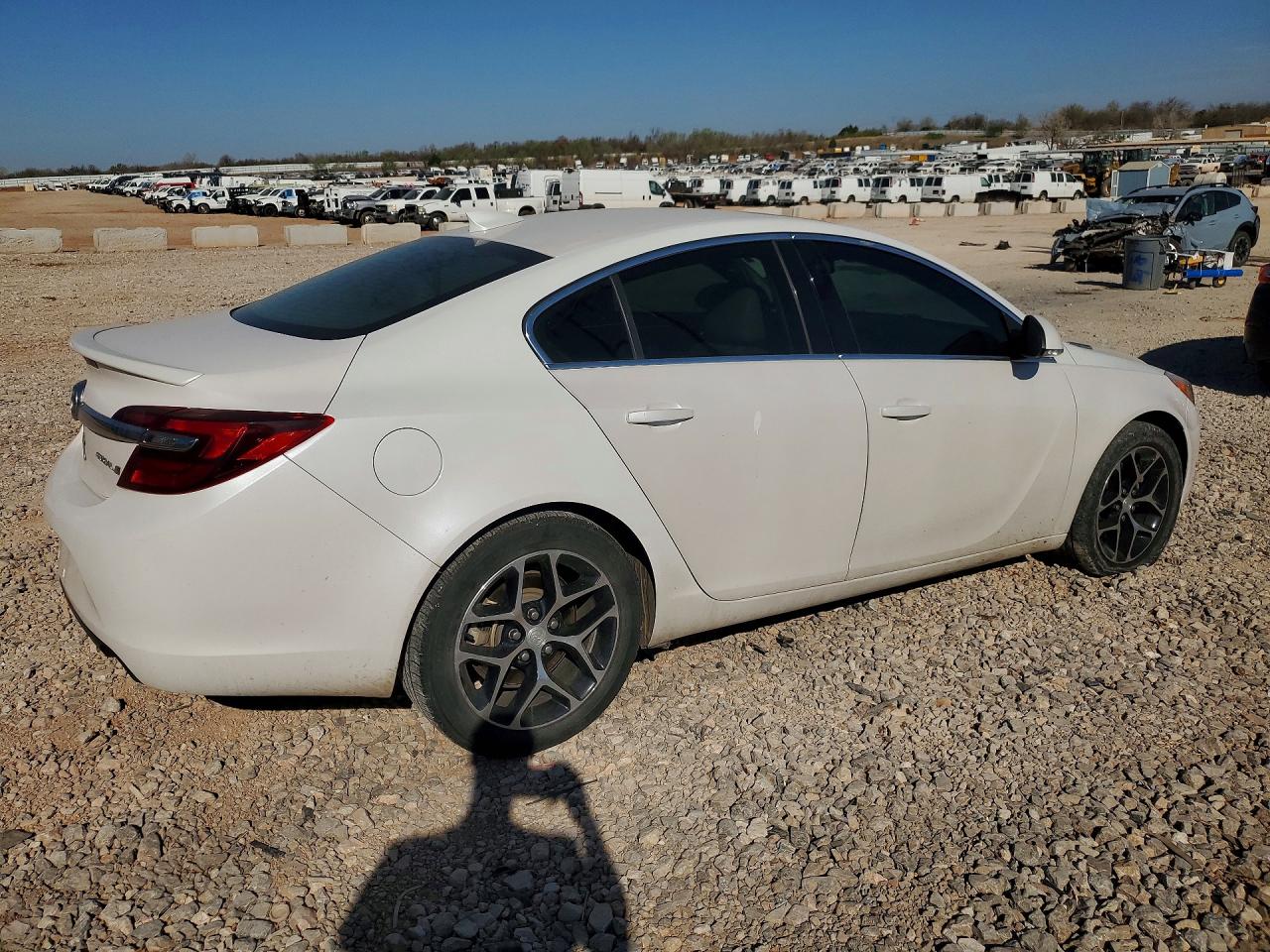 BUICK REGAL 2017 — 4