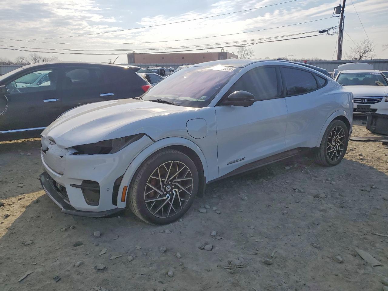 FORD MUSTANG MACH-E 2021 — 2