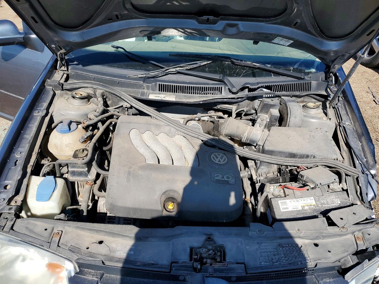VOLKSWAGEN JETTA 2004 — 12