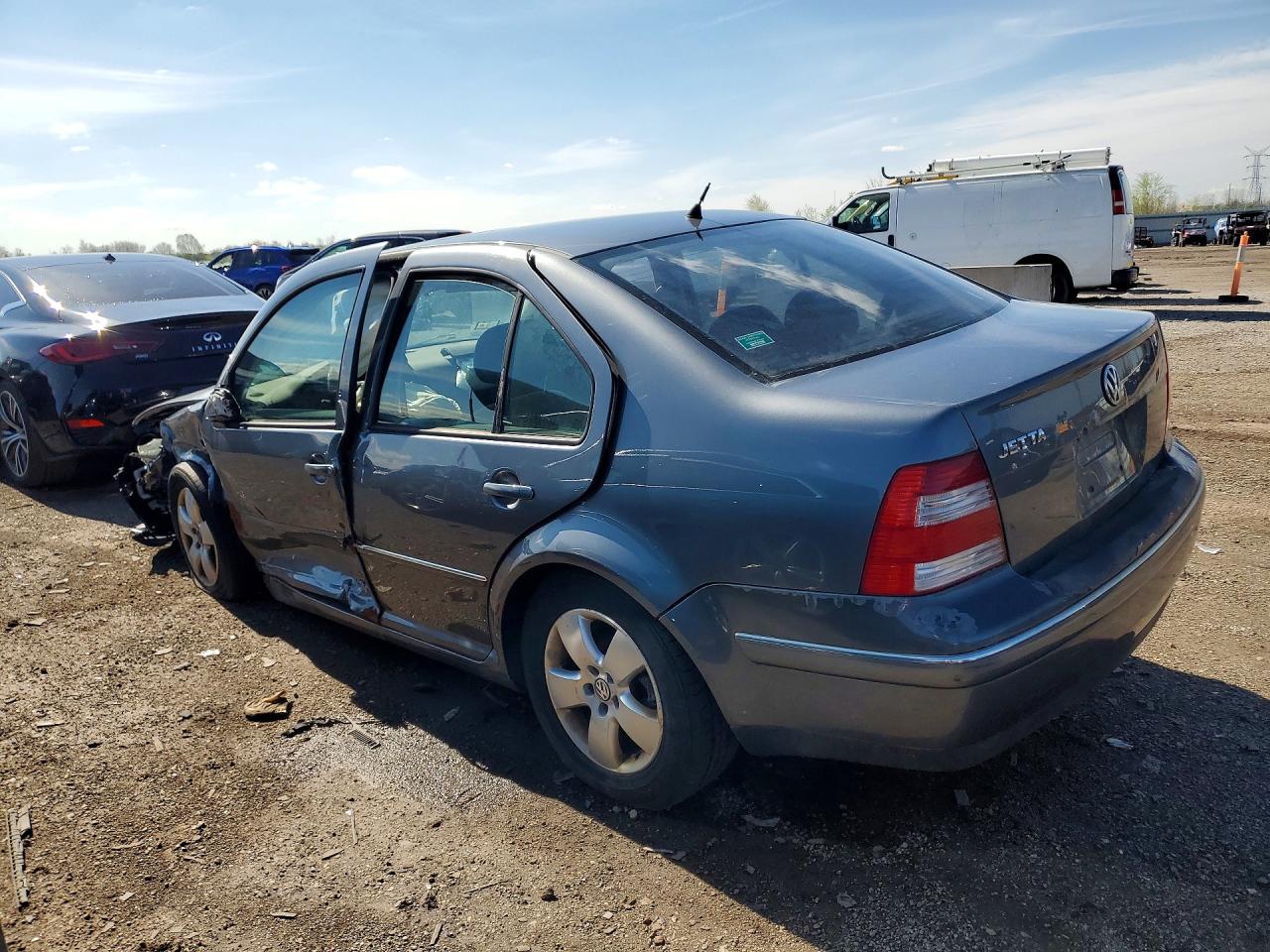 VOLKSWAGEN JETTA 2004 — 3