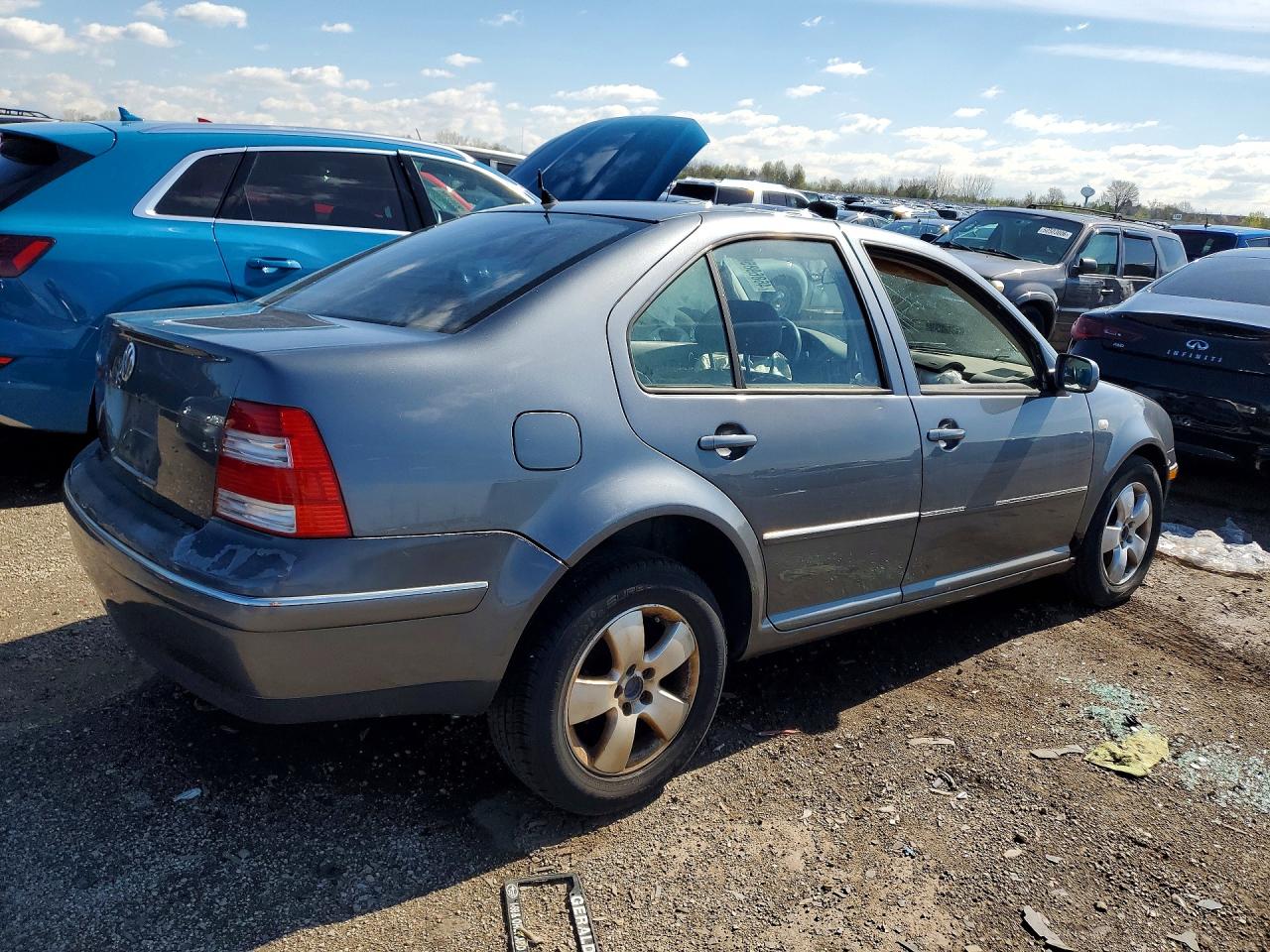 VOLKSWAGEN JETTA 2004 — 4