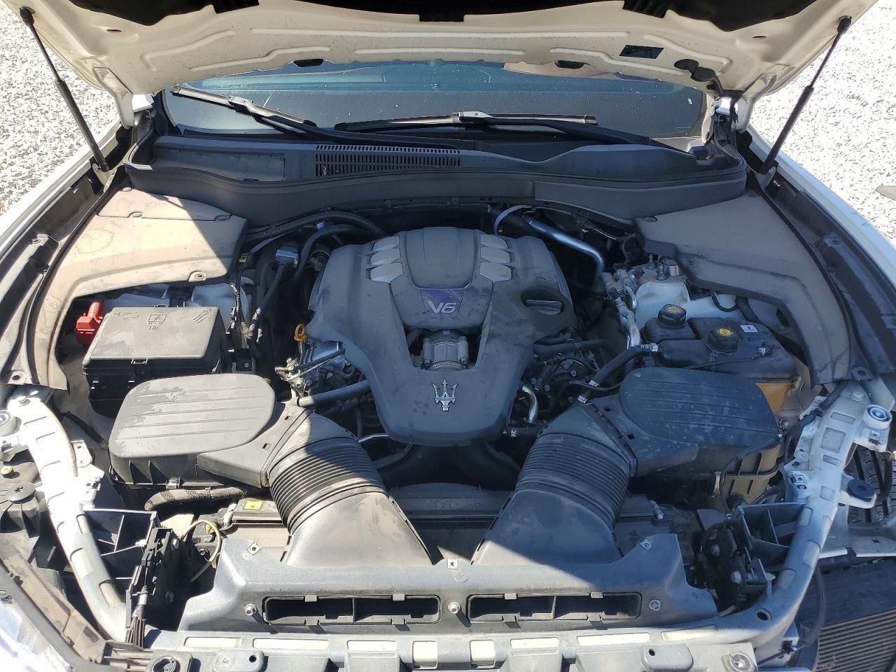 MASERATI LEVANTE 2019 — 13
