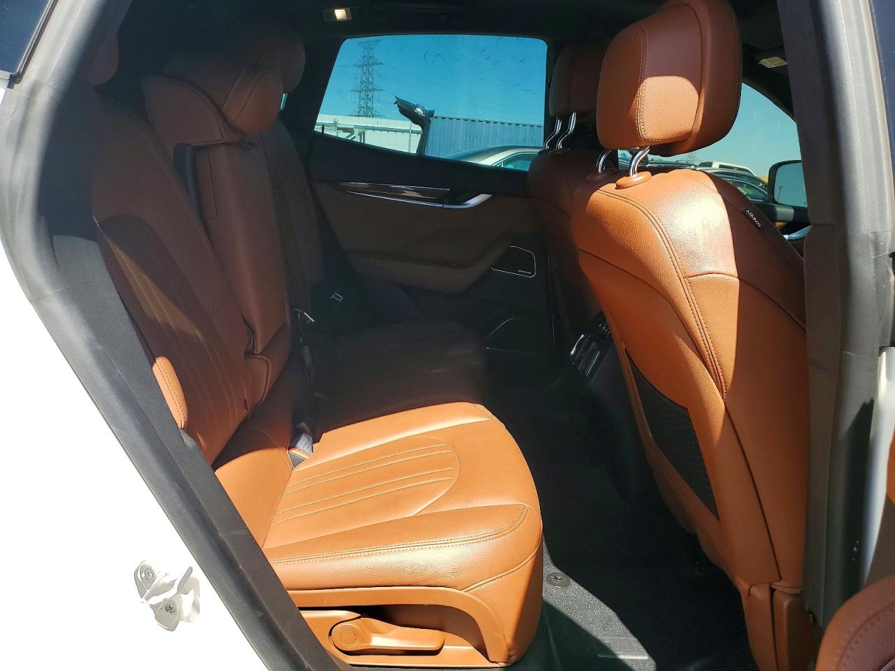 MASERATI LEVANTE 2019 — 12