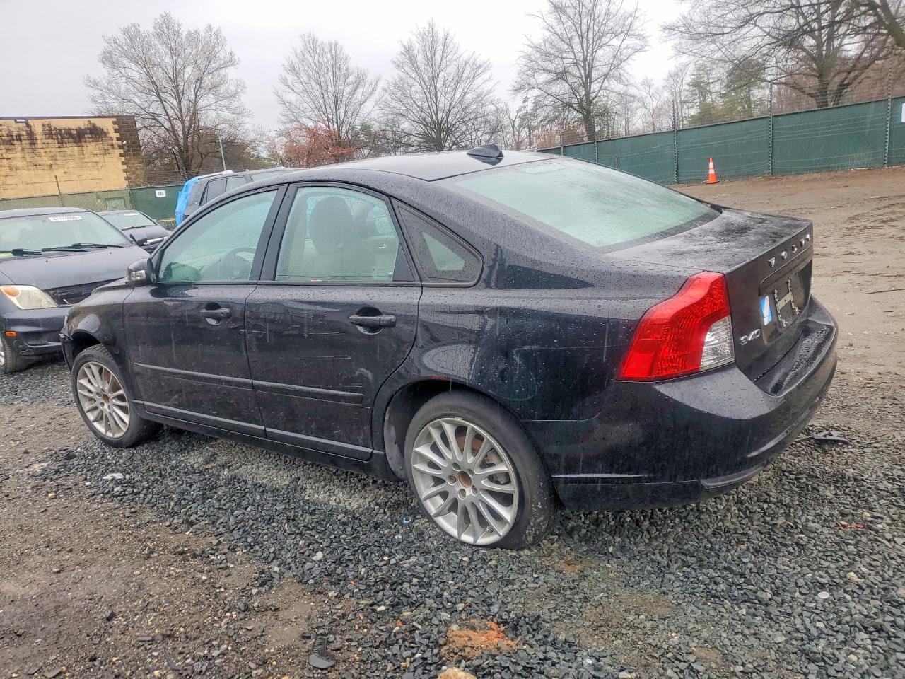 VOLVO S40 2010 — 3