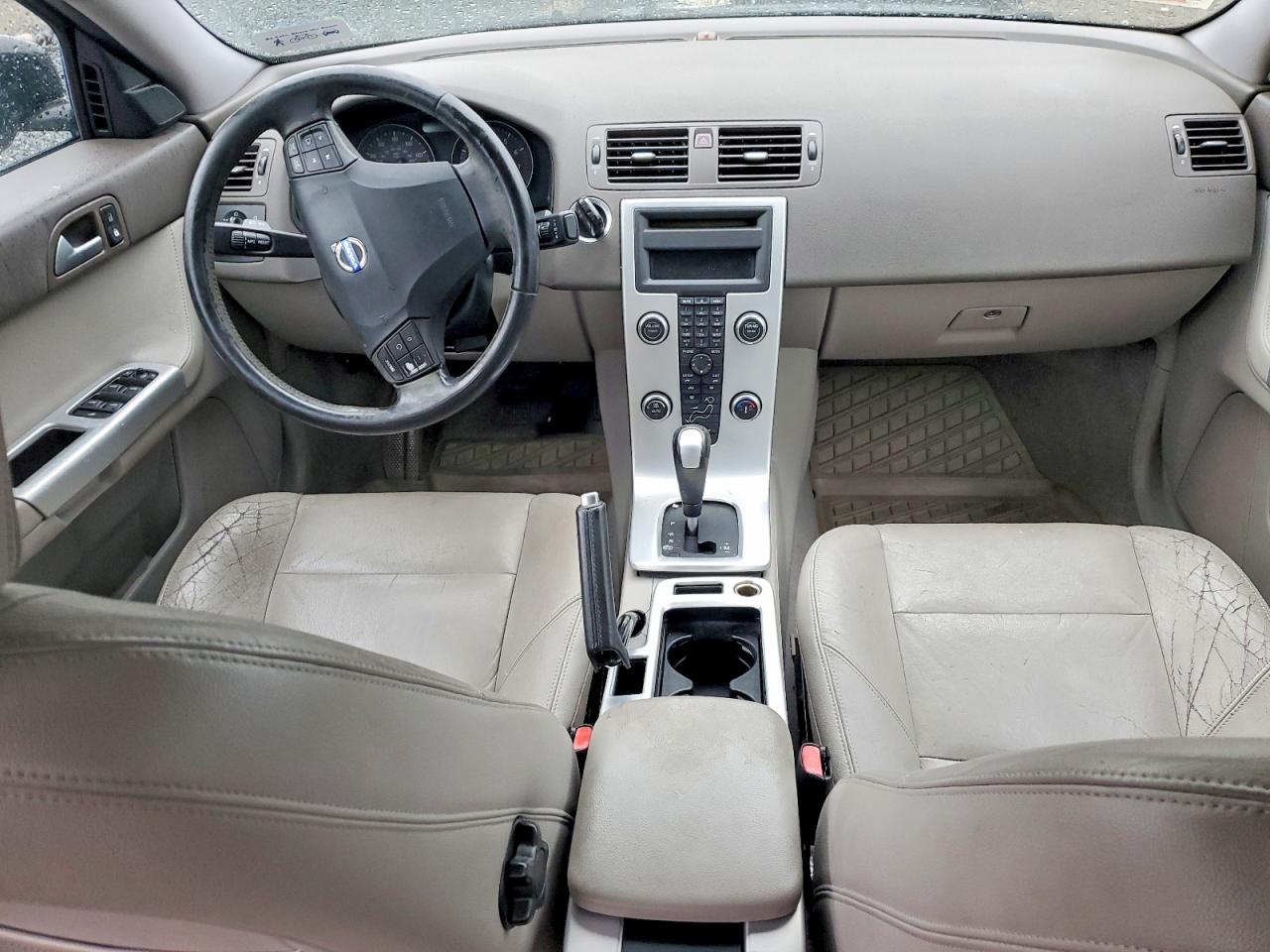VOLVO S40 2010 — 9