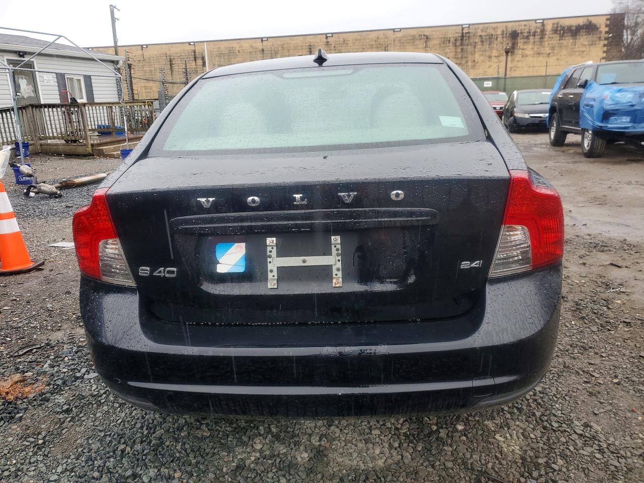 VOLVO S40 2010 — 7