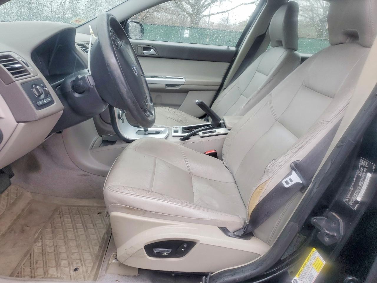 VOLVO S40 2010 — 8