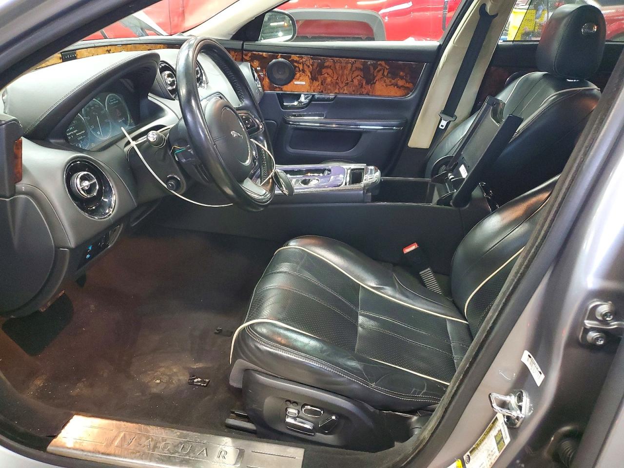 JAGUAR XJL 2011 — 8