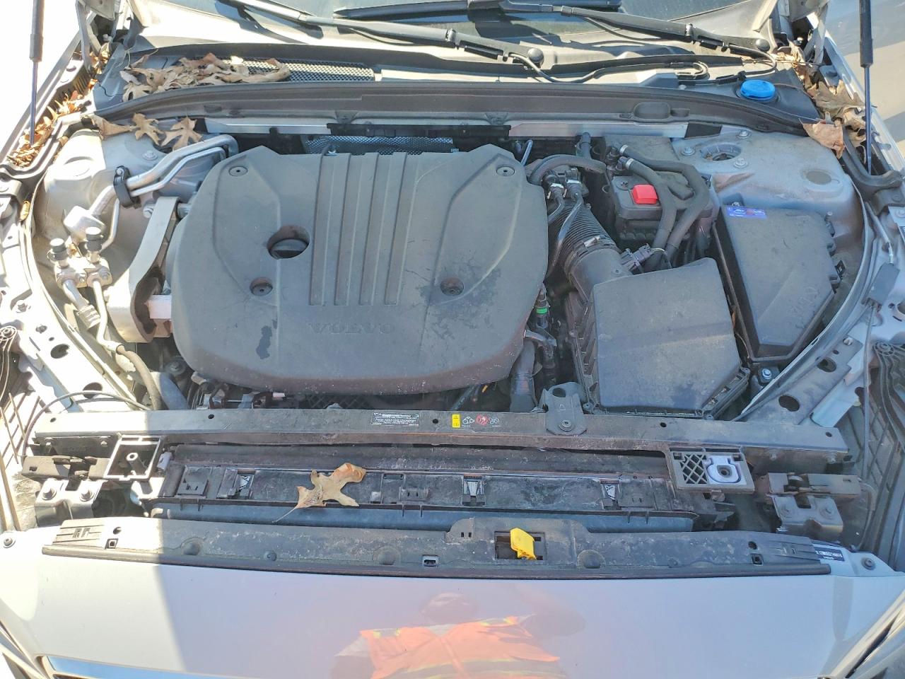 VOLVO V60 2025 — 12