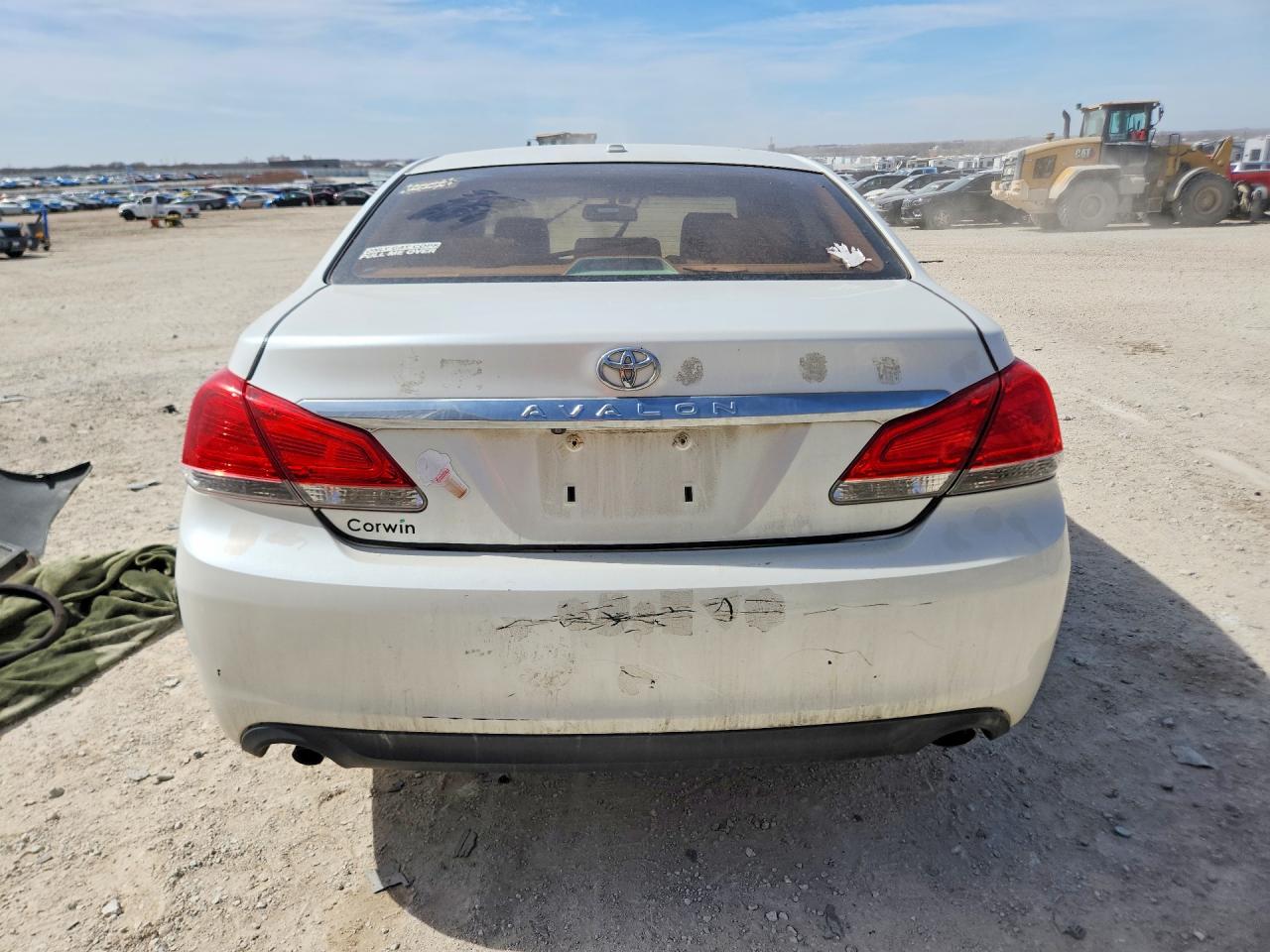 TOYOTA AVALON 2011 — 7