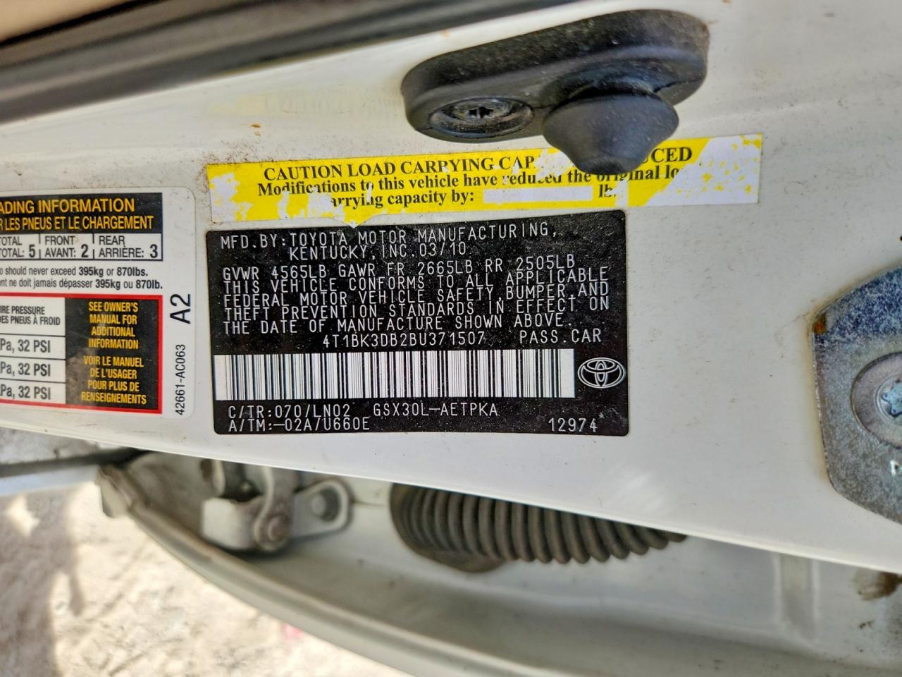 TOYOTA AVALON 2011 — 14