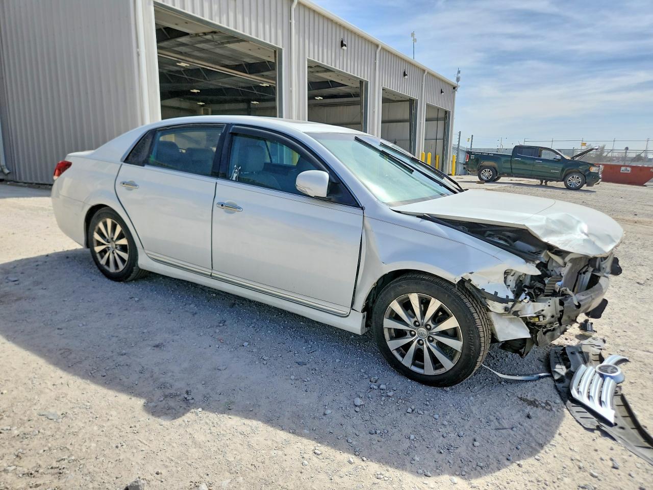 TOYOTA AVALON 2011 — 5