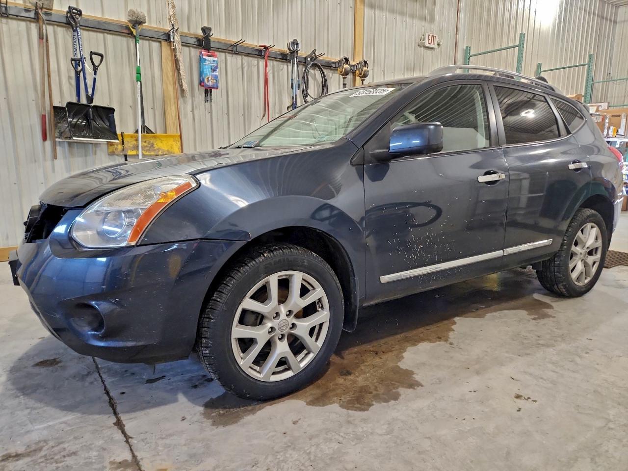 2013 NISSAN ROGUE S