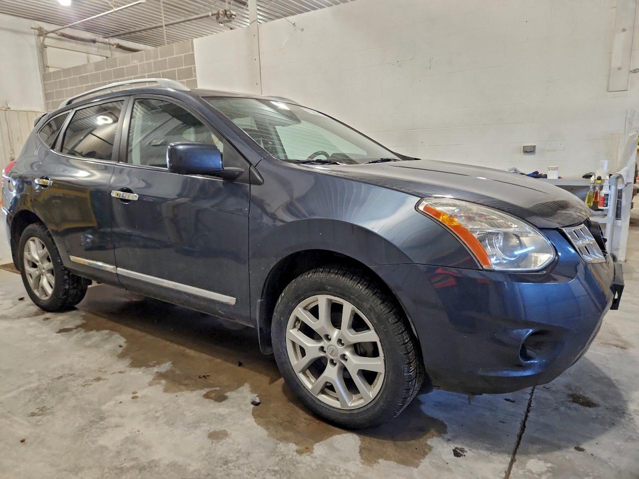 2013 NISSAN ROGUE S