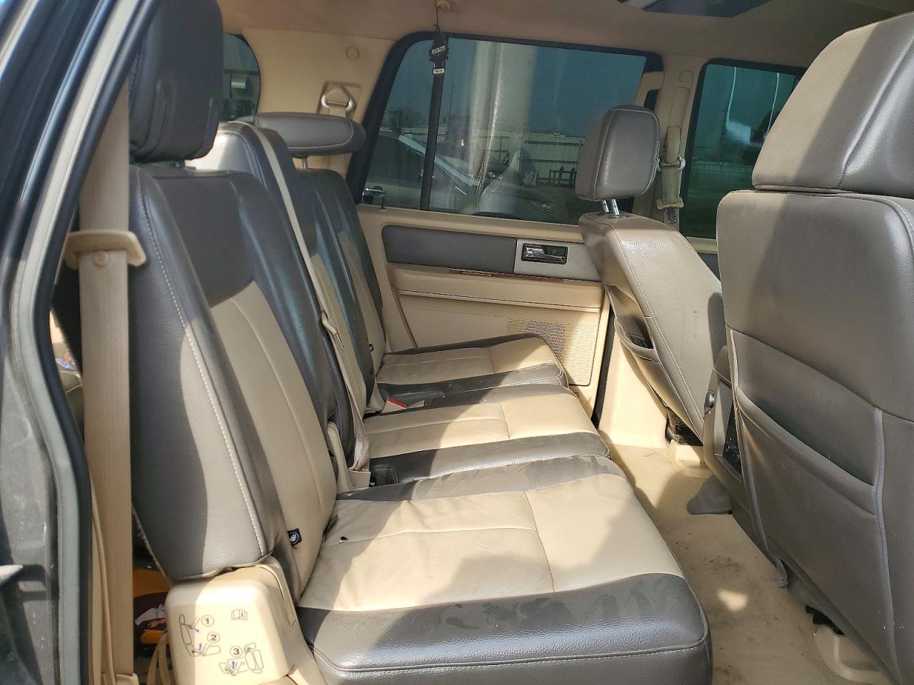 FORD EXPEDITION 2007 — 12