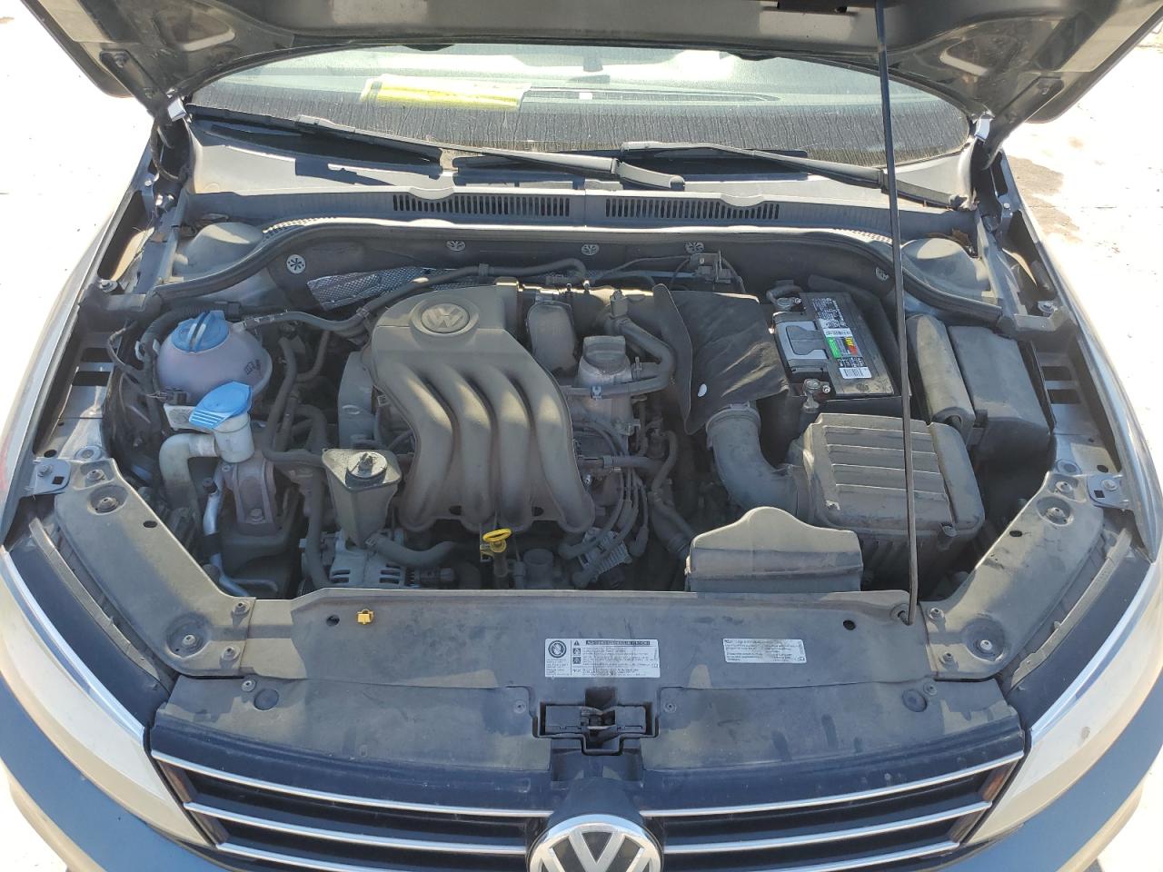 VOLKSWAGEN JETTA 2015 — 12