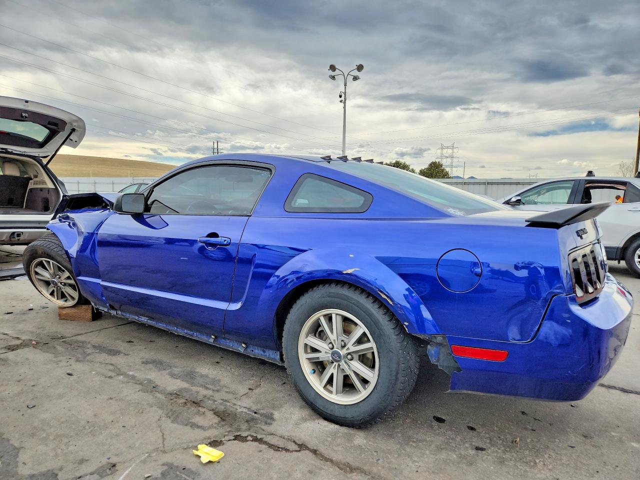 FORD MUSTANG 2005 — 3