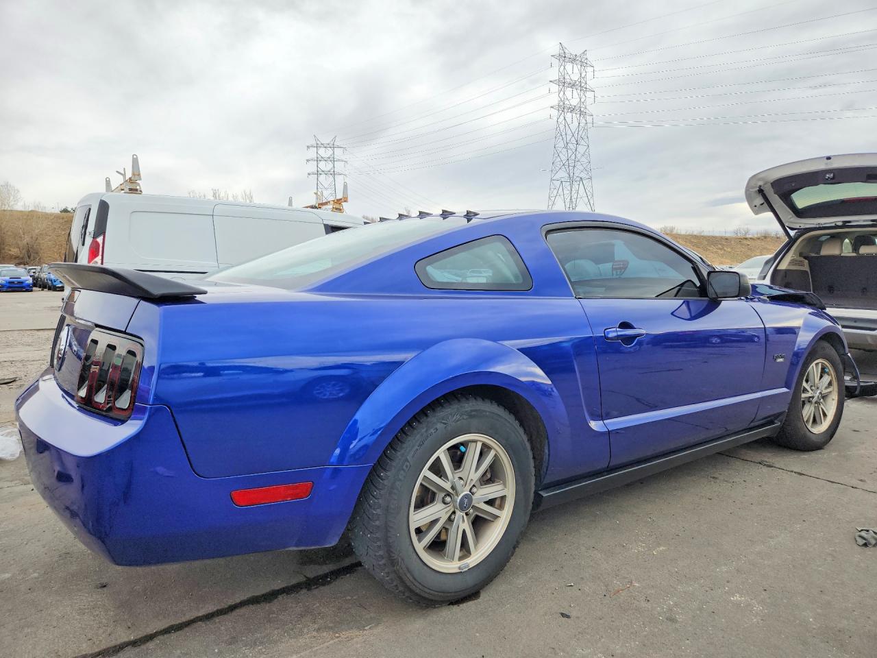 FORD MUSTANG 2005 — 4