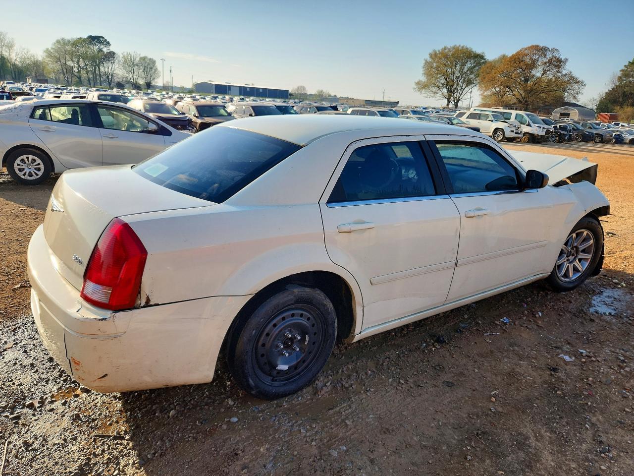 CHRYSLER 300 2005 — 4