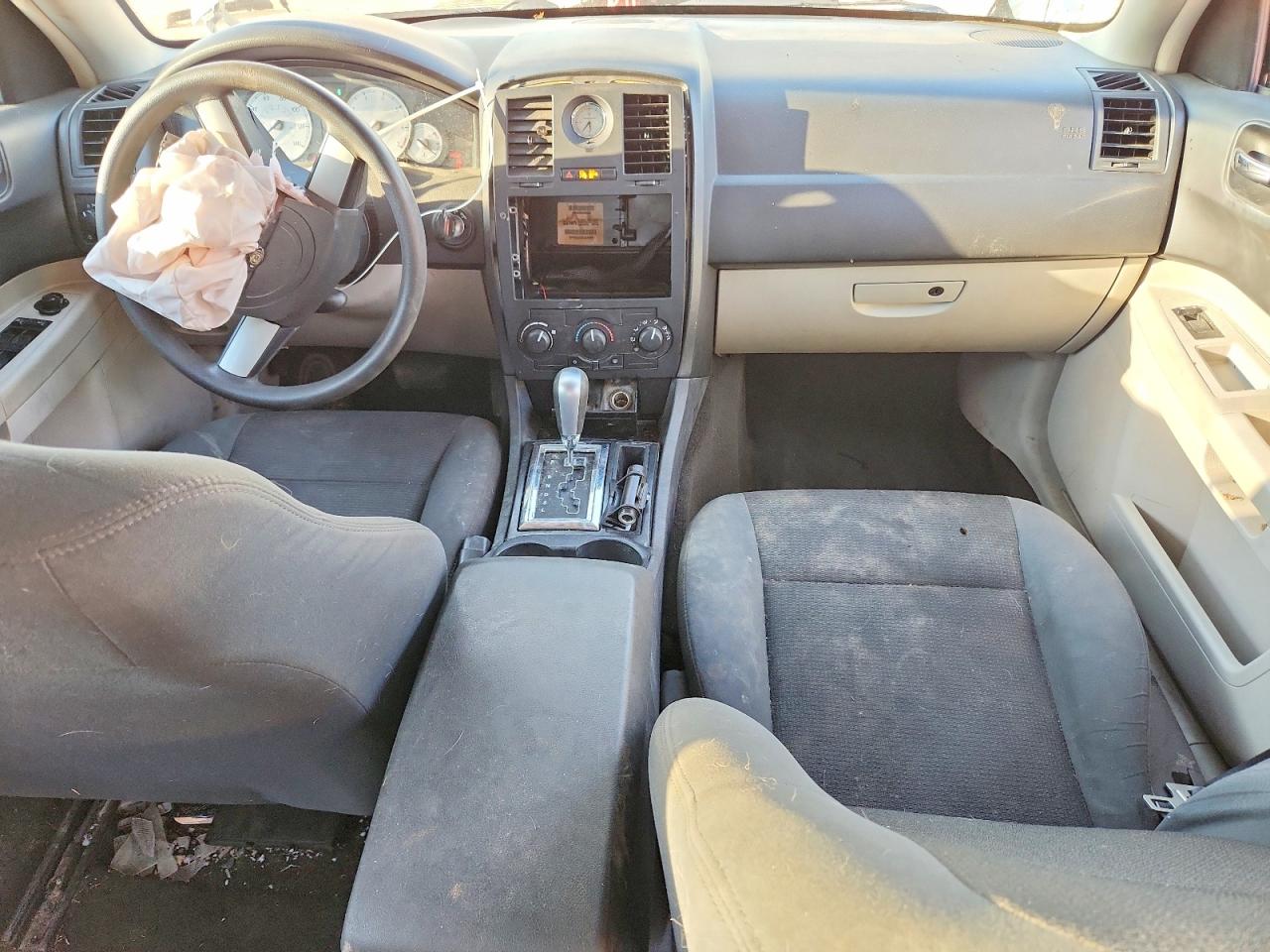 CHRYSLER 300 2005 — 9
